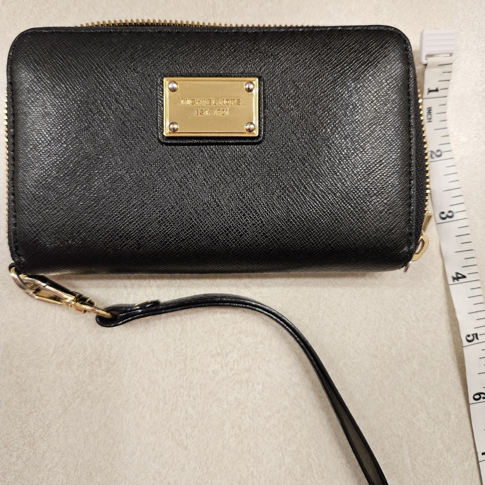 Michael Kors Black and Gold Key Holder - Picture 4 of 5